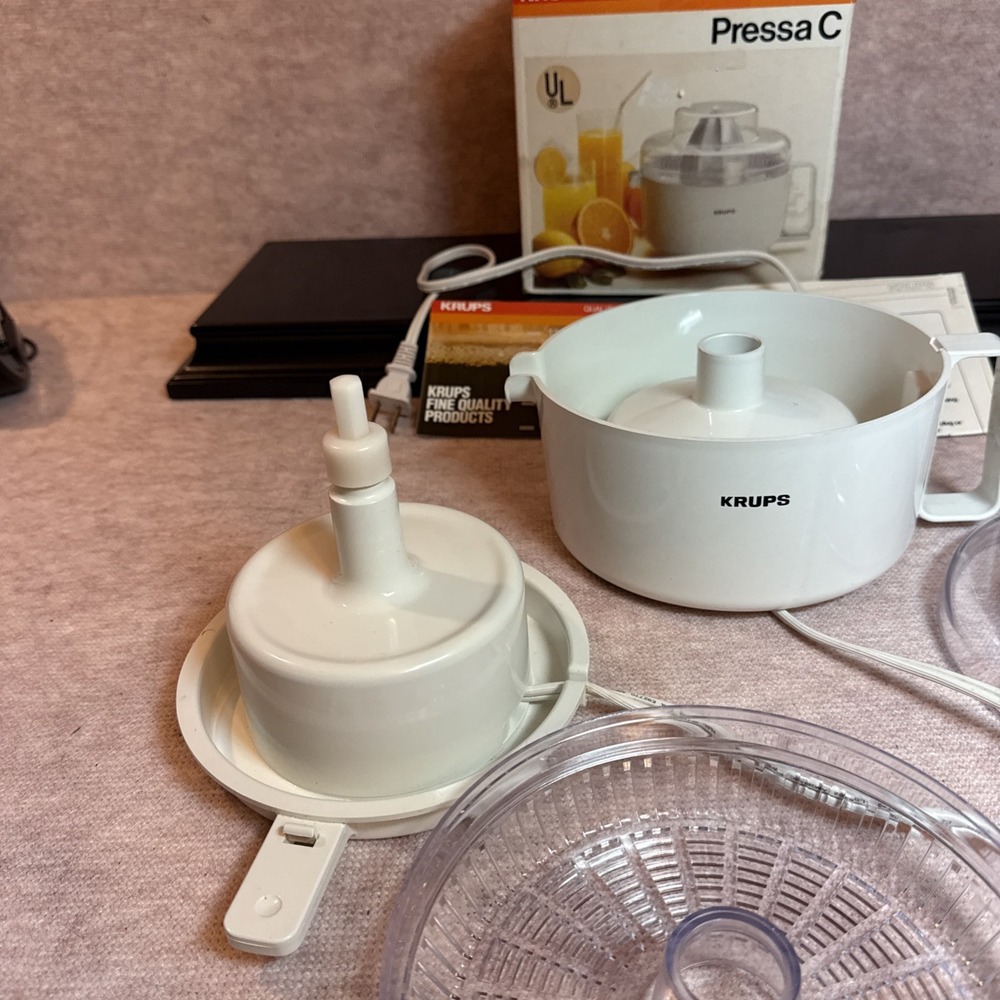 KRUPS Pressa C Citrus Fruit Juicer 22oz Model 252 Works Well - Picture 8 of 14